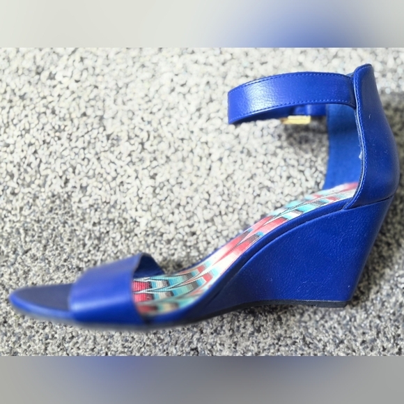 American Eagle Blue Wedge Pump Heel Ankle Strap Peep Toe Woman's Size 7.5 - Picture 13 of 15
